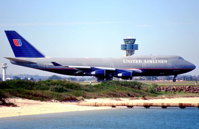 N107UA - Boeing