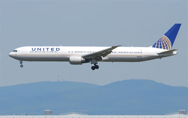 N69059 - Twin-engine aircraft