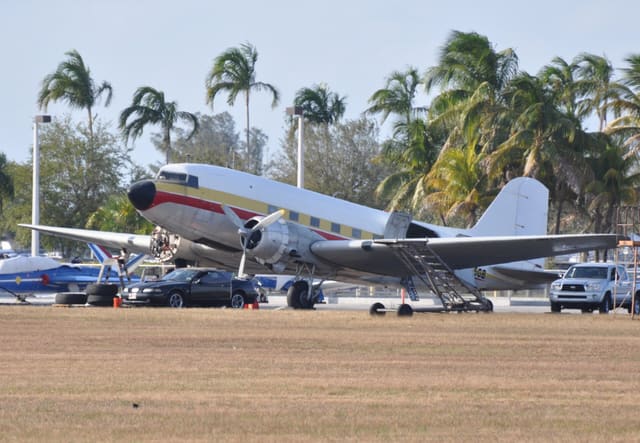 N705GB - Douglas