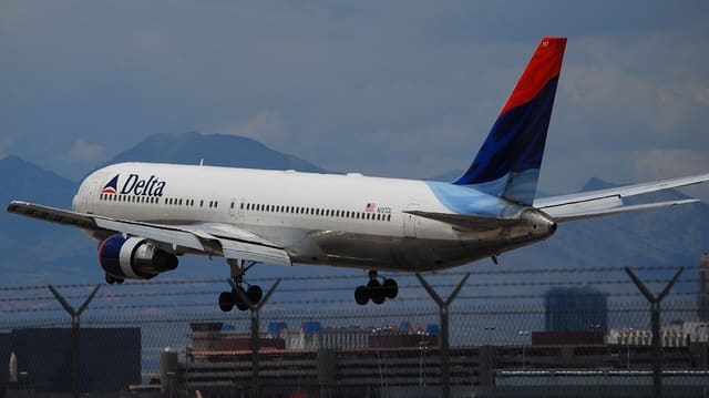 N137DL - Boeing