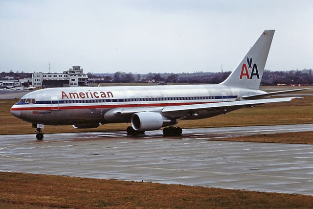N320AA - Boeing
