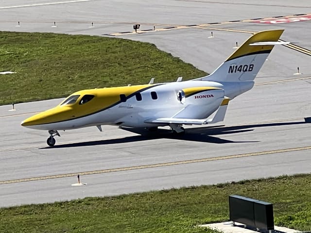 N14QB - Business jet