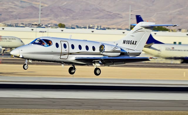 N105AX - Business jet