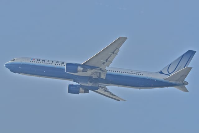 N651UA - Boeing