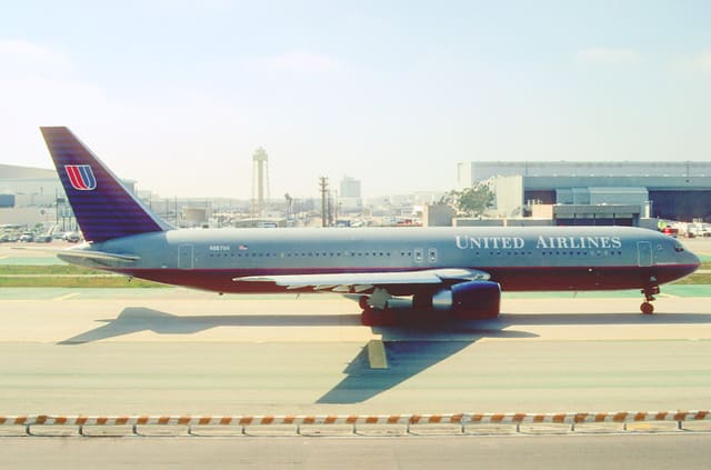 N657UA - Boeing