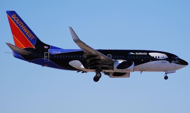 N713SW - Boeing