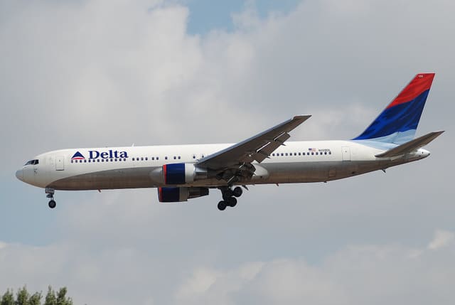 N135DL - Boeing