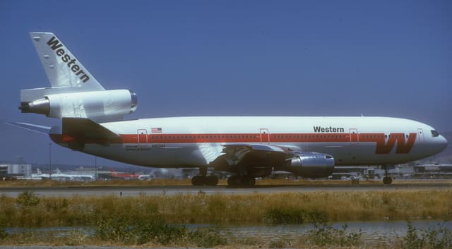 N903WA - Douglas