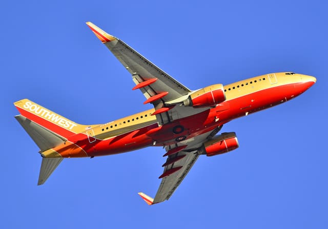N792SW - Twin-engine aircraft