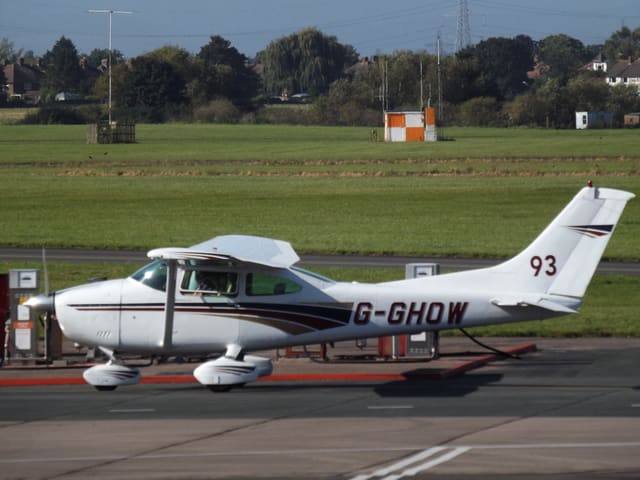 G-GHOW - Cessna