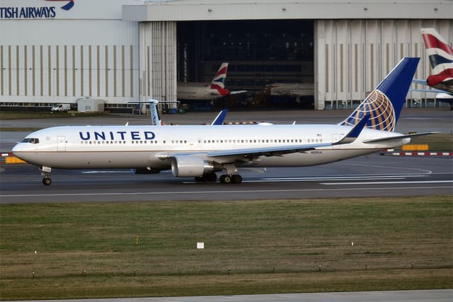 N685UA - Boeing