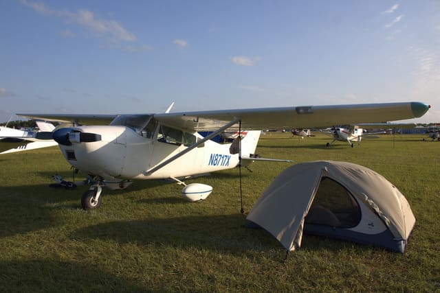 N8717X - Single-engine aircraft