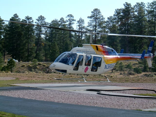 N38885 - Helicopter