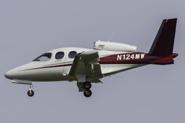 N124MW - Cirrus