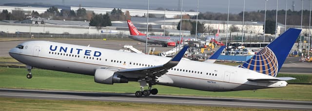 N671UA - Boeing