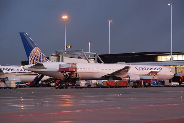 N68061 - Twin-engine aircraft