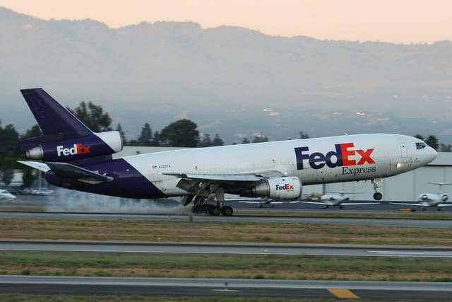 N320FE - Douglas