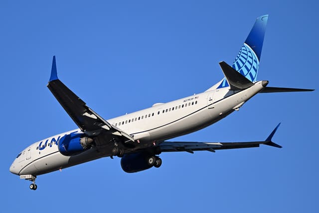N27539 - Twin-engine aircraft