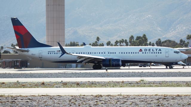 N909DN - Boeing