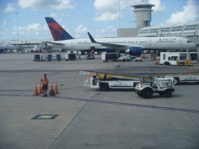 N690DL - Boeing