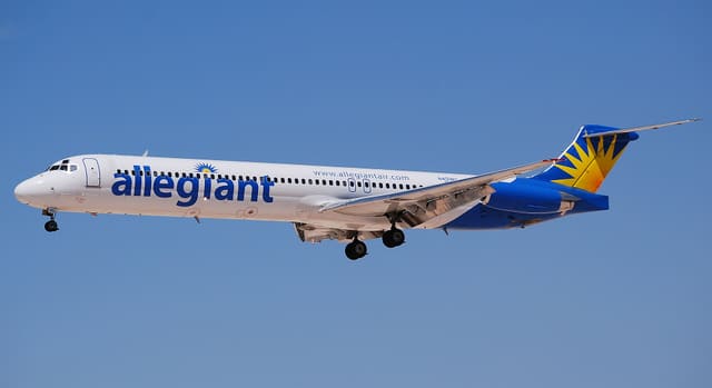 N401NV - Douglas