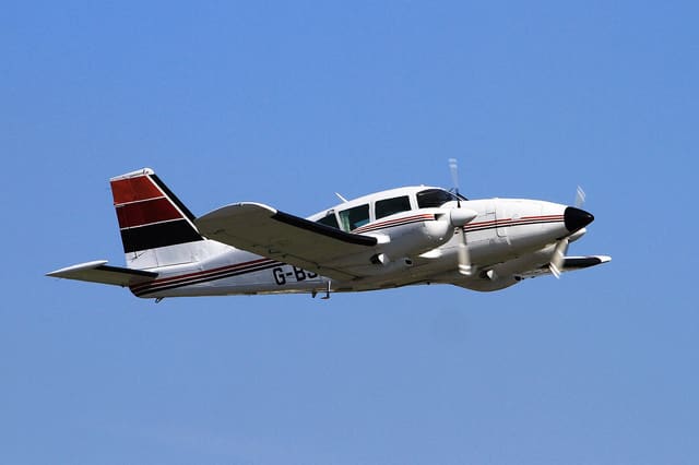 G-BJNZ - Twin-engine aircraft