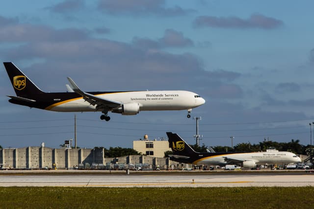 N337UP - Boeing