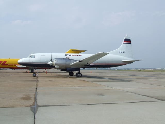 N141FL - Twin-engine aircraft