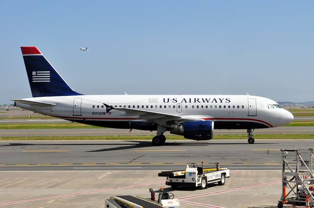 N754UW - Twin-engine aircraft