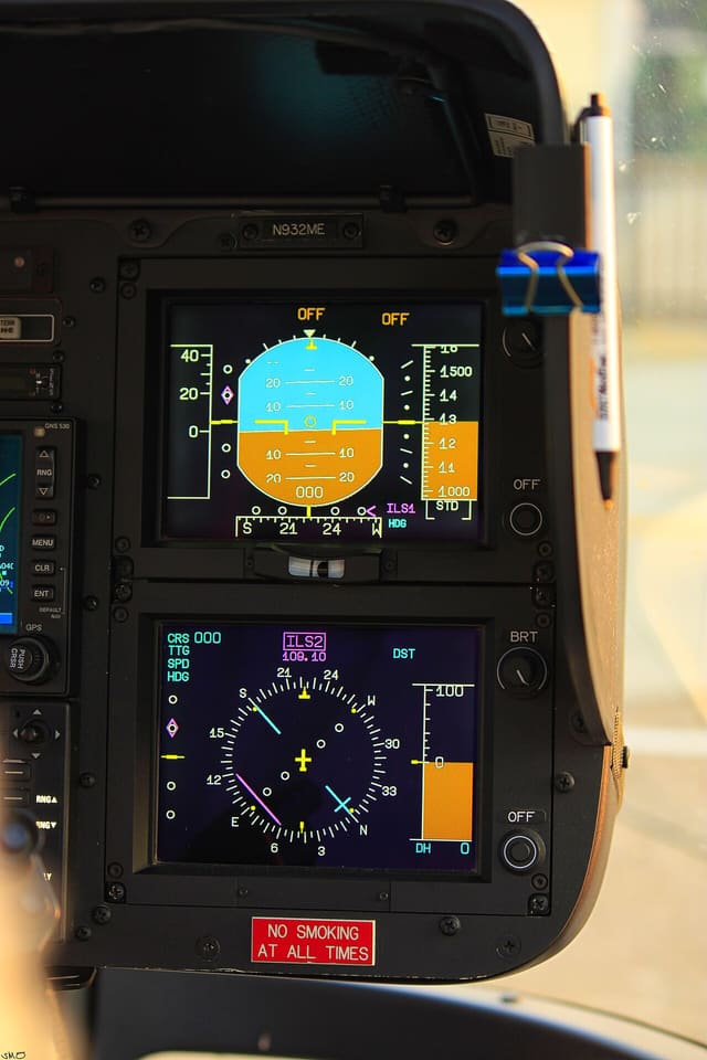 N932ME - Helicopter