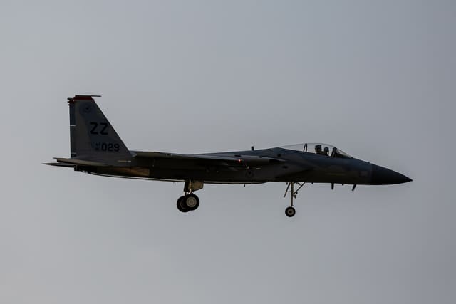  - Twin-engine aircraft