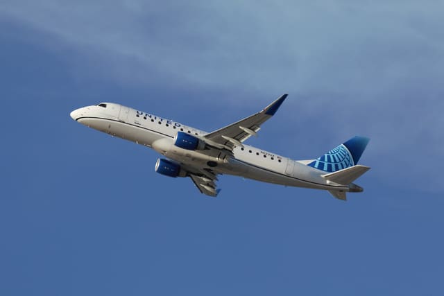 N623UX - Embraer