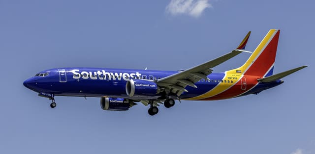 N8732S - Boeing