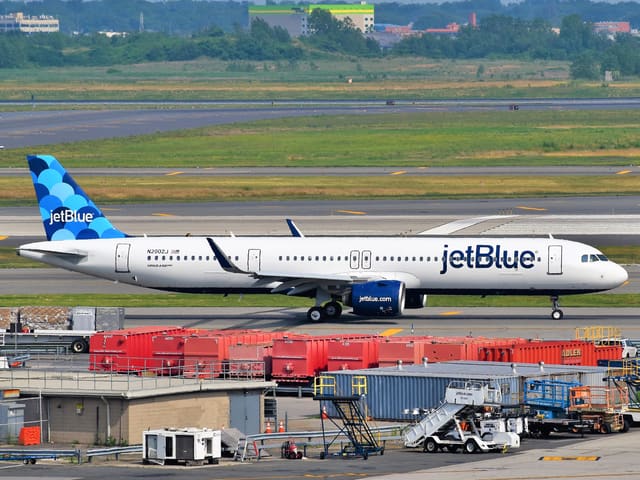 N2002J - Airbus