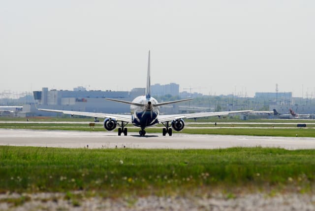 N646RW - Twin-engine aircraft