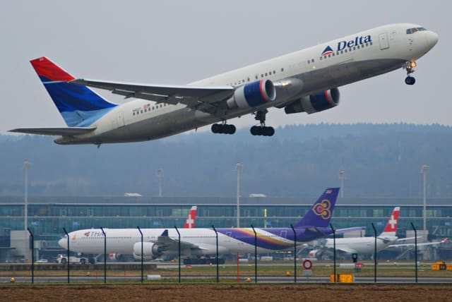 N1612T - Twin-engine aircraft