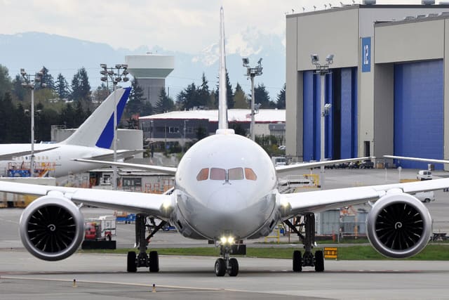 N805AN - Twin-engine aircraft