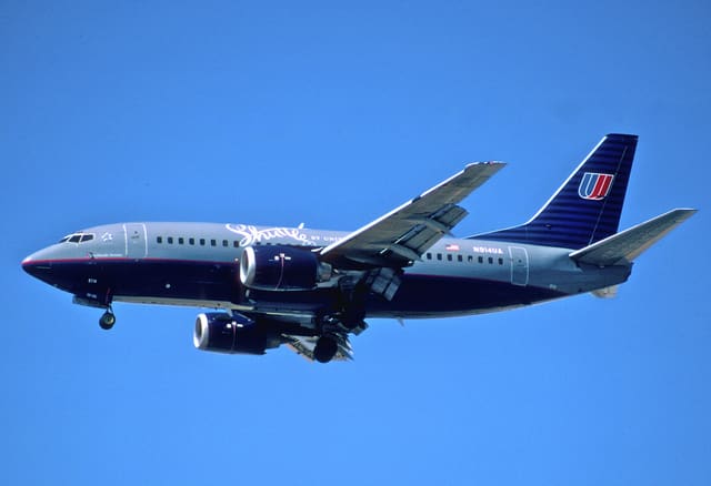 N914UA - Twin-engine aircraft