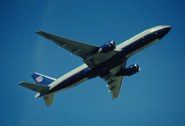 N783UA - Twin-engine aircraft