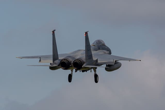  - Twin-engine aircraft
