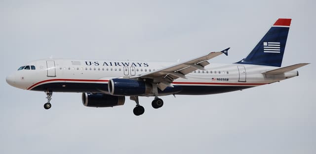 N669AW - Twin-engine aircraft