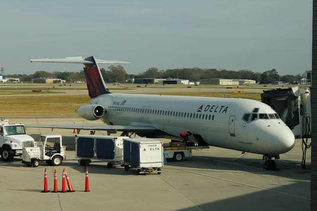 N767NC - Twin-engine aircraft