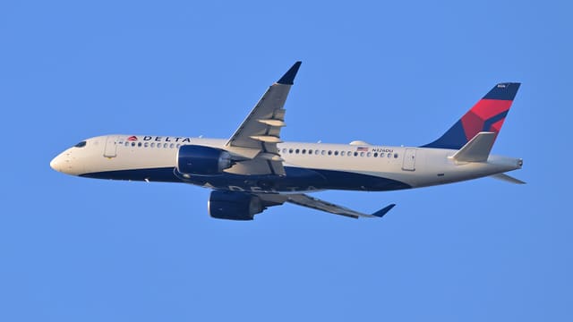 N326DU - Airbus