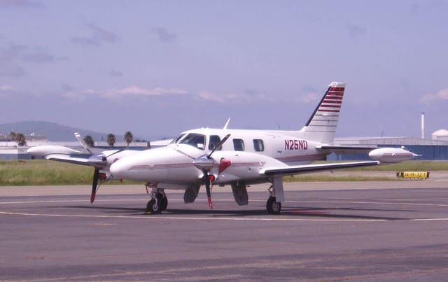 N25ND - Twin-engine aircraft