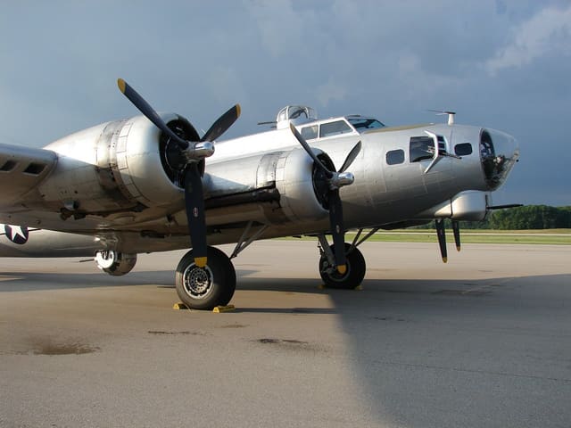 N5017N - Twin-engine aircraft