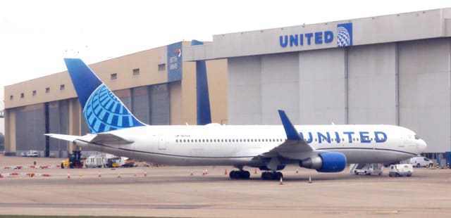 N671UA - Boeing
