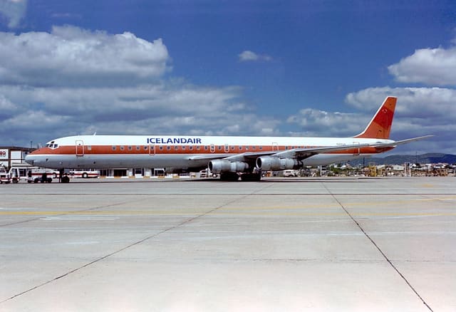 N20UA - Douglas