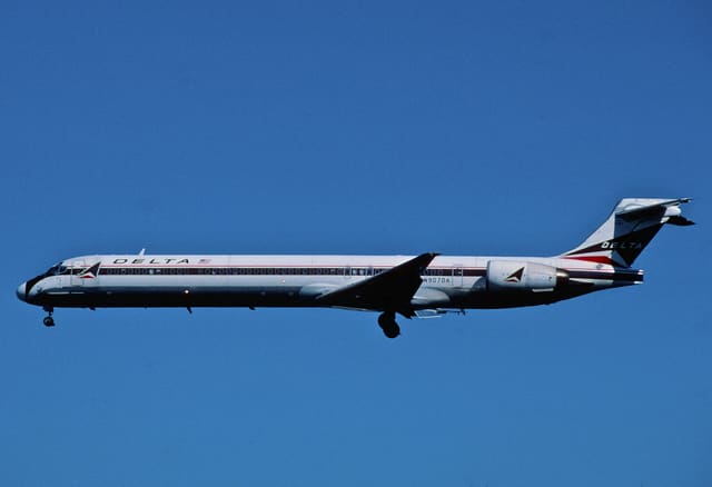 N907DA - Douglas