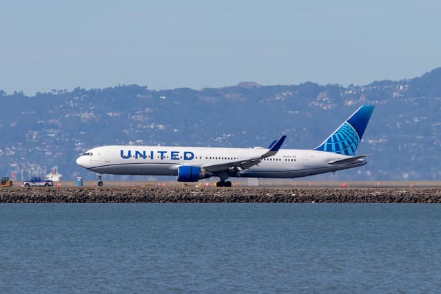 N656UA - Boeing