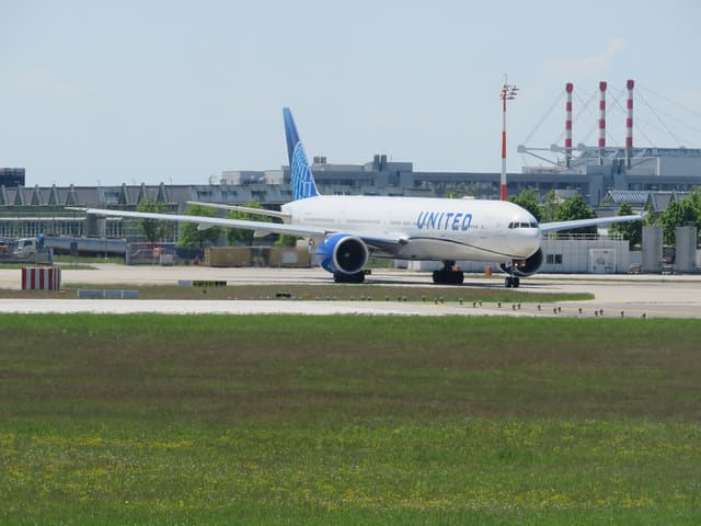 N2250U - Twin-engine aircraft